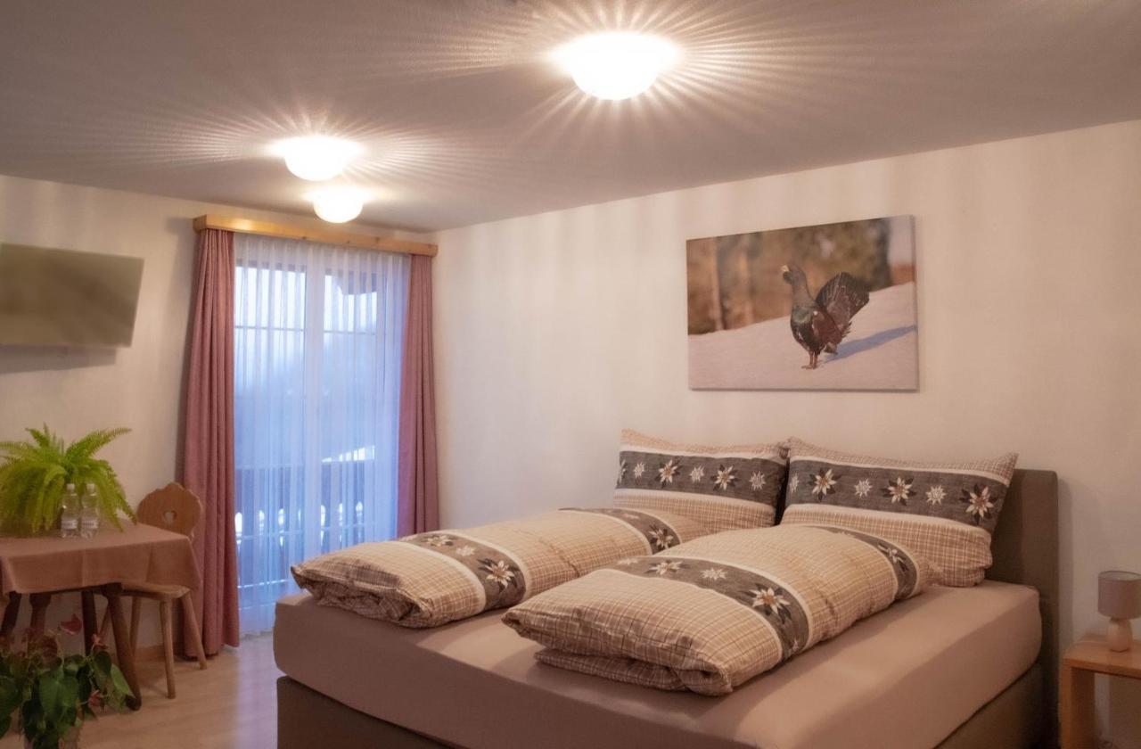 Gasthaus Post, Obermutten Ngoại thất bức ảnh
